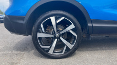 Nissan Qashqai 1.3 DiG-T Tekna 5dr Petrol Hatchback